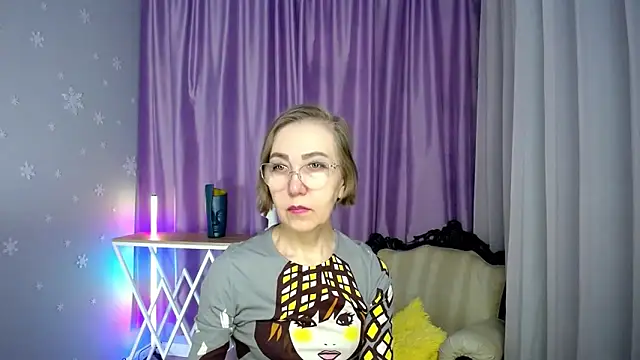 Snapshot of queen_a_n_i chatting on November 16, 2025, 11:37 am queen a n i online show from November 16, 2025, 11:37 am