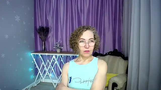 Snapshot of queen_a_n_i chatting on May 11, 2026, 9:10 am queen a n i online show from May 11, 2026, 9:10 am