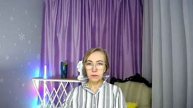 Snapshot of queen_a_n_i chatting on October 18, 2025, 8:05 am queen a n i online show from October 18, 2025, 8:05 am