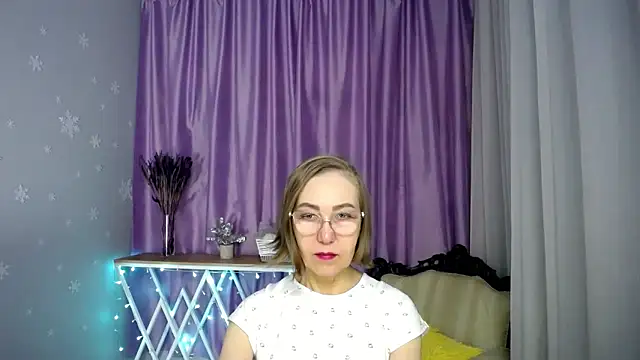 queen a n i online show from March 25, 2026, 8:14 am