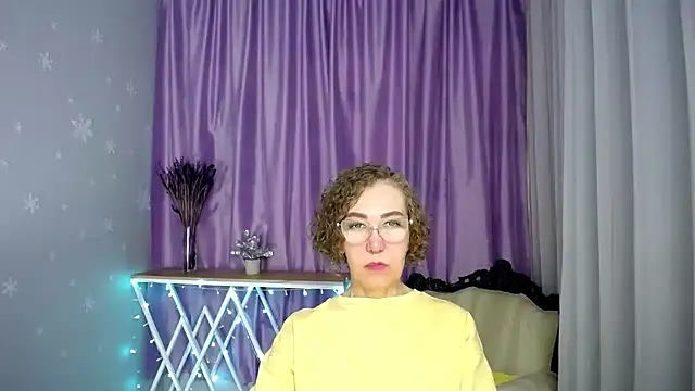 Snapshot of queen_a_n_i chatting on May 15, 2026, 8:01 am queen a n i online show from May 15, 2026, 8:01 am
