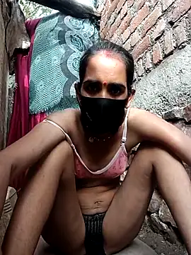 Snapshot of Mohni_Das chatting on July 14, 2026, 2:27 am Mohni Das online show from July 14, 2026, 2:27 am