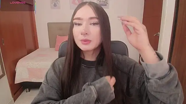 Miley Baker online show from December 18, 2025, 2:10 pm