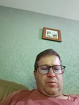 Snapshot of tavio1 chatting on January 11, 2026, 12:28 am tavio1 online show from January 11, 2026, 12:28 am