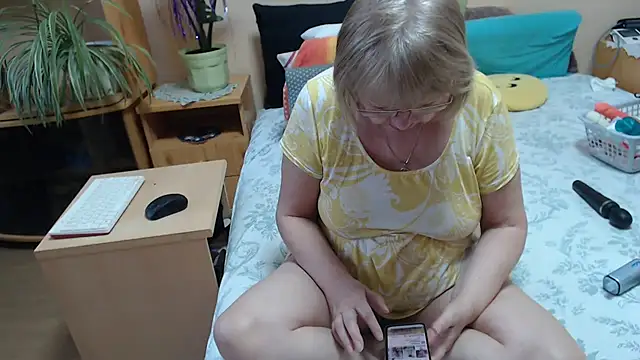 Snapshot of Margaret-milf chatting on February 5, 2026, 7:37 am Margaret-milf online show from February 5, 2026, 7:37 am