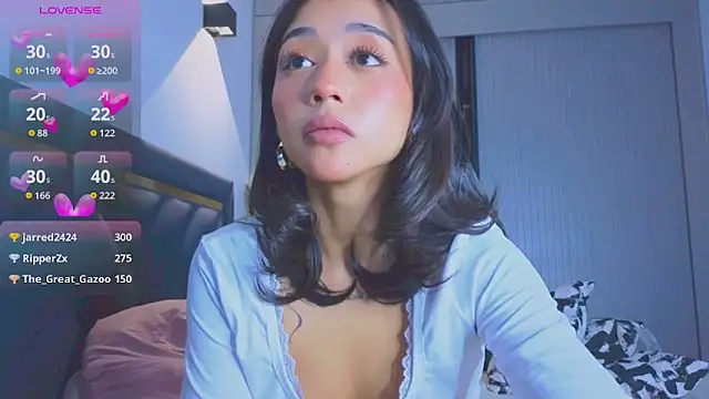 Mia Tin online show from October 19, 2025, 4:54 pm