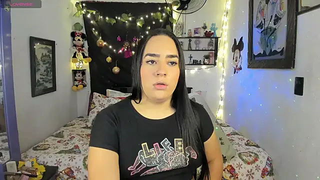 kimgodoy online show from December 17, 2025, 11:32 pm