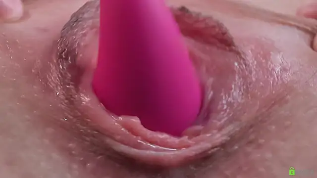 Snapshot of Courtney_Luv chatting on March 20, 2026, 11:22 am Courtney Luv online show from March 20, 2026, 11:22 am