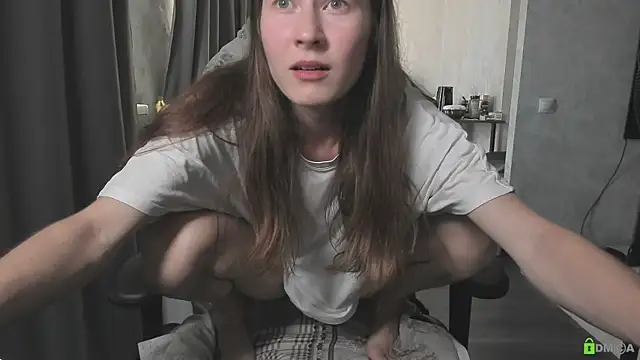Snapshot of Courtney_Luv chatting on July 29, 2026, 2:05 pm Courtney Luv online show from July 29, 2026, 2:05 pm