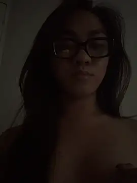 Snapshot of Local_Hoelyx chatting on March 6, 2026, 11:44 pm Local Hoelyx online show from March 6, 2026, 11:44 pm