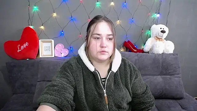 XX Daniella XX online show from February 4, 2026, 7:36 am