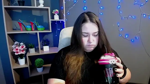 XX Daniella XX online show from November 18, 2025, 7:33 am