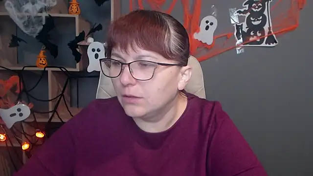 Snapshot of AliceInksSweetty chatting on October 19, 2025, 6:16 am AliceInksSweetty online show from October 19, 2025, 6:16 am