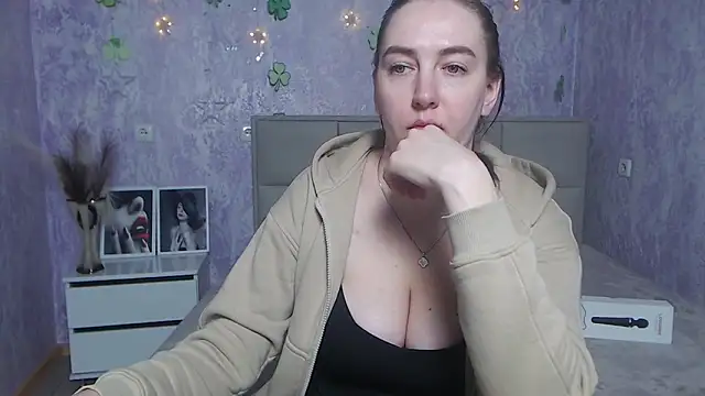 Snapshot of KaleyReed chatting on March 17, 2025, 10:49 am KaleyReed online show from March 17, 2025, 10:49 am