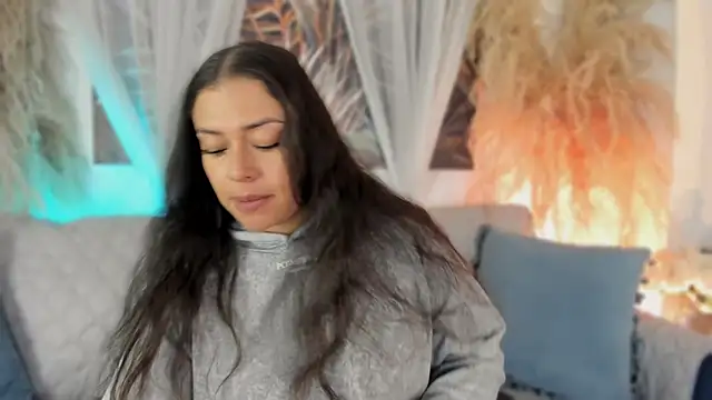Snapshot of Nicolle_W chatting on June 20, 2026, 11:48 am Nicolle W online show from June 20, 2026, 11:48 am