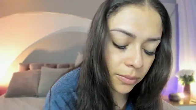 Snapshot of Nicolle_W chatting on July 14, 2026, 11:49 am Nicolle W online show from July 14, 2026, 11:49 am