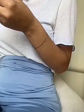 Snapshot of DulceMya6 chatting on February 23, 2026, 3:23 pm DulceMya6 online show from February 23, 2026, 3:23 pm