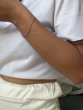 Snapshot of DulceMya6 chatting on March 24, 2026, 2:39 pm DulceMya6 online show from March 24, 2026, 2:39 pm