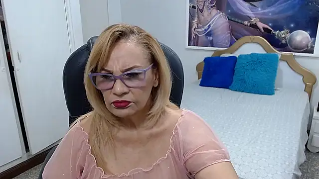 emiliaa hot online show from June 19, 2026, 5:52 pm