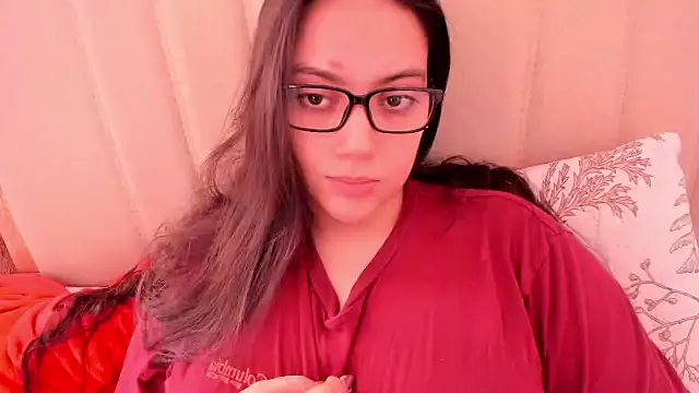 Snapshot of roniewester chatting on June 15, 2026, 3:34 pm roniewester online show from June 15, 2026, 3:34 pm