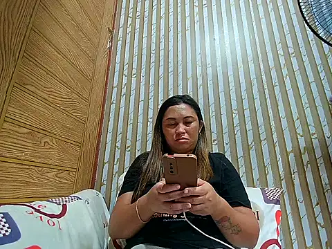 LalaiAsian online show from April 22, 2026, 12:39 am