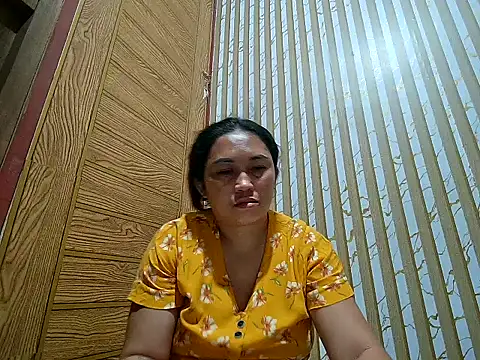 LalaiAsian online show from December 19, 2025, 3:47 pm