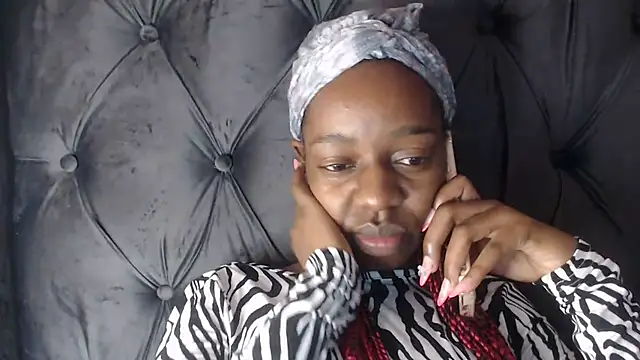 Sexynaughty Gal online show from December 31, 2024, 4:38 am