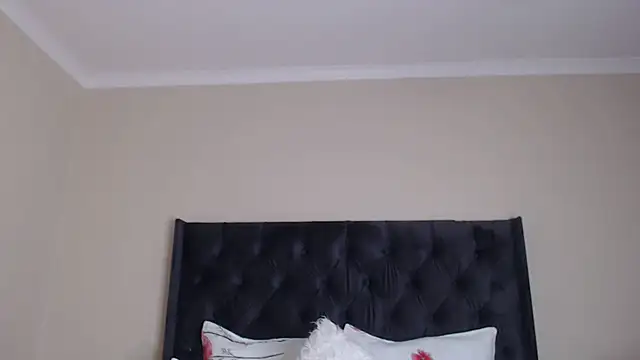 Sexynaughty Gal online show from February 19, 2026, 9:56 pm