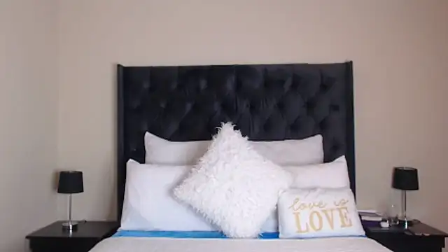 Sexynaughty Gal online show from November 8, 2025, 9:51 pm