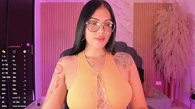 Snapshot of karol_green_ chatting on October 21, 2025, 3:39 am karol green online show from October 21, 2025, 3:39 am