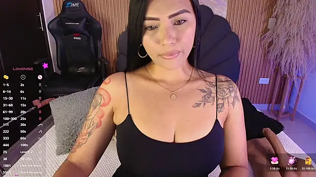 Snapshot of karol_green_ chatting on October 22, 2025, 4:01 am karol green online show from October 22, 2025, 4:01 am