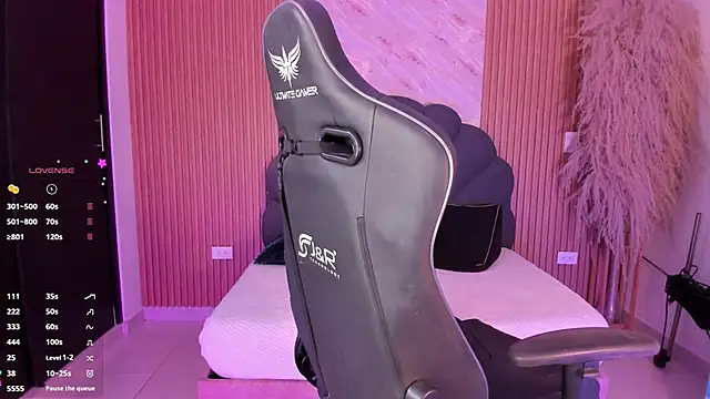 Snapshot of karol_green_ chatting on October 22, 2025, 7:24 pm karol green online show from October 22, 2025, 7:24 pm