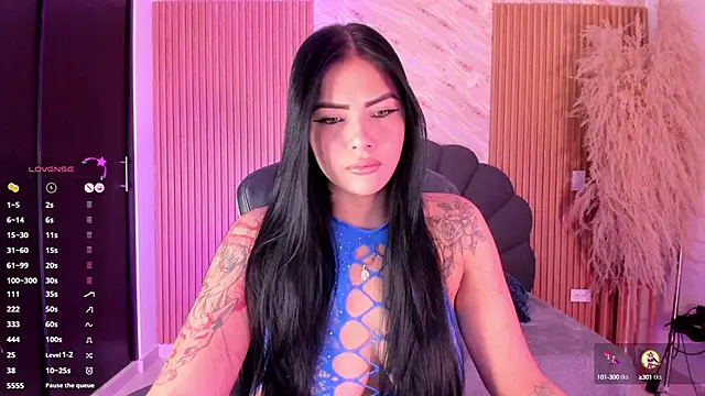 Snapshot of karol_green_ chatting on October 15, 2025, 9:34 pm karol green online show from October 15, 2025, 9:34 pm