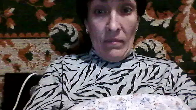 SunnyAmorre online show from May 3, 2026, 8:23 pm