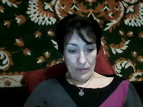 SunnyAmorre online show from November 4, 2025, 9:46 am