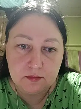 Snapshot of Rini333 chatting on October 28, 2025, 5:45 pm Rini333 online show from October 28, 2025, 5:45 pm