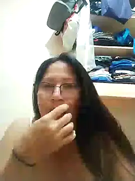 Snapshot of sizzling_babe chatting on November 4, 2025, 12:53 pm sizzling babe online show from November 4, 2025, 12:53 pm