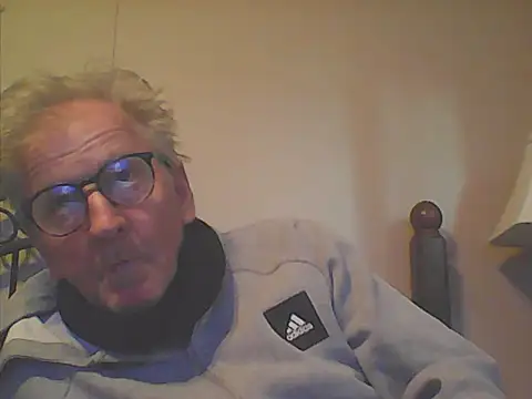 Snapshot of jck1m0t chatting on November 8, 2025, 7:39 pm jck1m0t online show from November 8, 2025, 7:39 pm