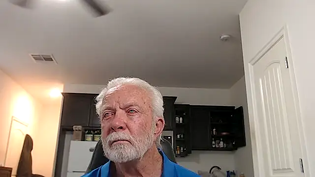 Snapshot of rockpoint69 chatting on May 3, 2026, 12:38 am rockpoint69 online show from May 3, 2026, 12:38 am