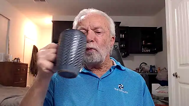 Snapshot of rockpoint69 chatting on April 30, 2026, 8:32 am rockpoint69 online show from April 30, 2026, 8:32 am