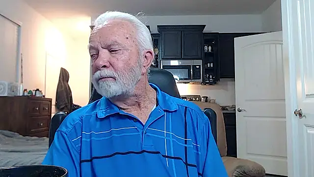 Snapshot of rockpoint69 chatting on February 14, 2026, 10:37 am rockpoint69 online show from February 14, 2026, 10:37 am