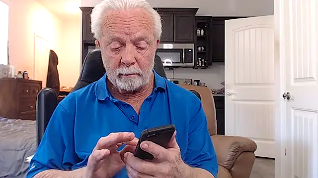 Snapshot of rockpoint69 chatting on May 3, 2026, 2:53 pm rockpoint69 online show from May 3, 2026, 2:53 pm