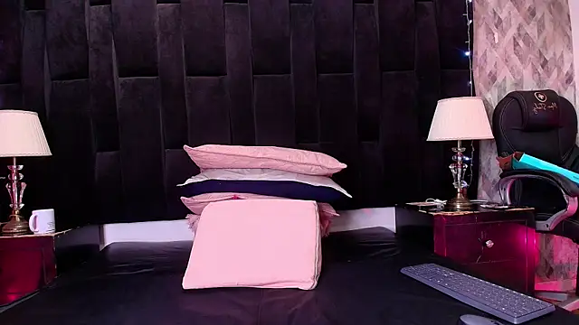 shelsyloreds online show from November 8, 2025, 11:58 am