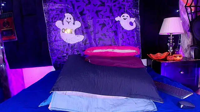 shelsyloreds online show from October 15, 2025, 12:02 pm