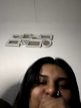 layla amin online show from September 10, 2025, 10:42 pm