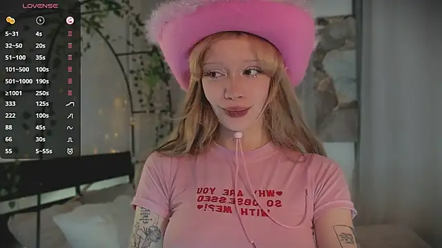 Snapshot of boobsybootie chatting on June 23, 2026, 8:29 pm boobsybootie online show from June 23, 2026, 8:29 pm
