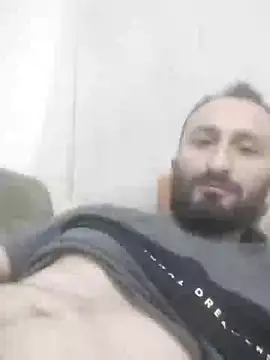 Snapshot of Yaramaz331 chatting on March 21, 2025, 8:29 pm Yaramaz331 online show from March 21, 2025, 8:29 pm