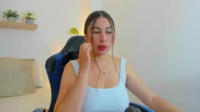 bella 99  online show from June 26, 2026, 11:27 am