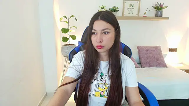 bella 99  online show from May 2, 2026, 11:04 am