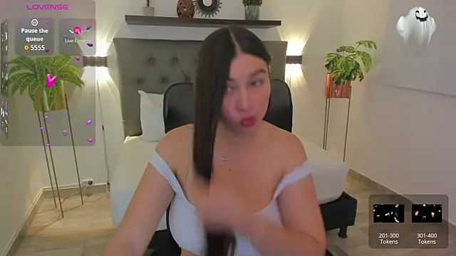 Snapshot of bella_99_ chatting on March 5, 2026, 12:02 pm bella 99 online show from March 5, 2026, 12:02 pm